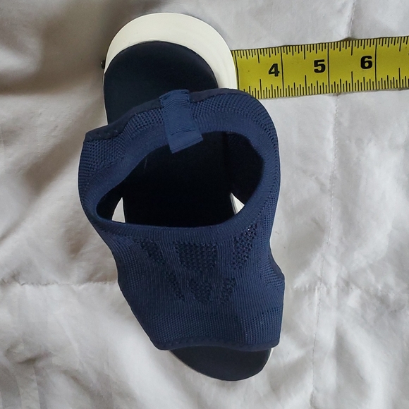 Sandals - Picture 2 of 10